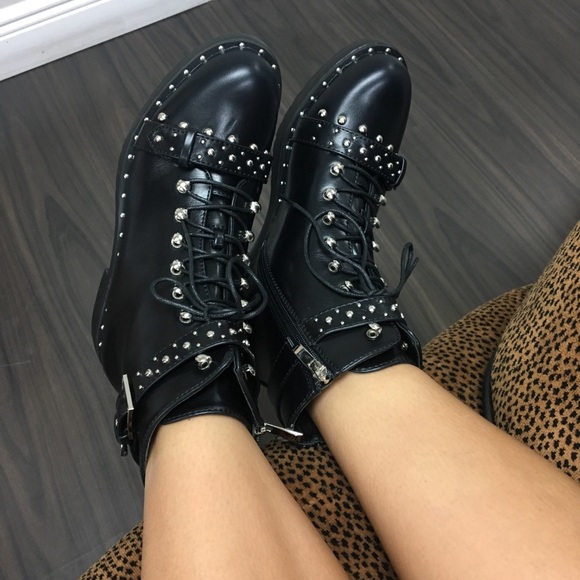 Shoes - Black studded boot